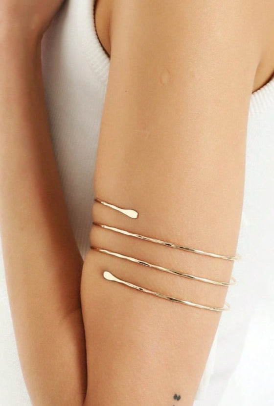 1pc Minimalist Metallic Wire Detail Arm Bracelet